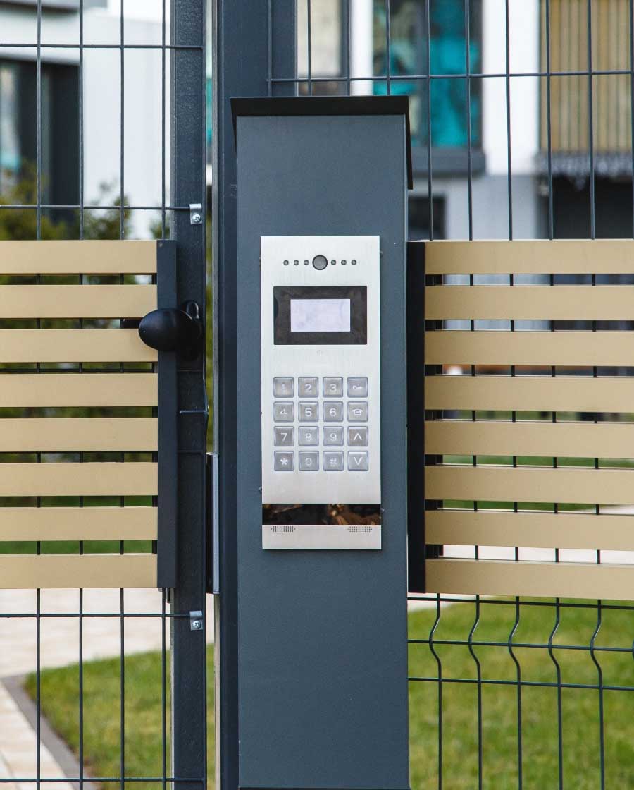 Gate entry intercom with keypad